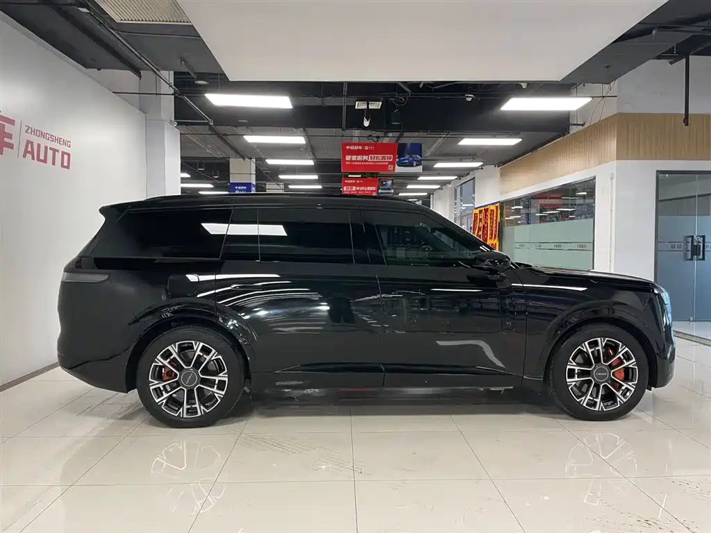 Lynk & Co 900 2025 2.0T Ultra 6-Seater