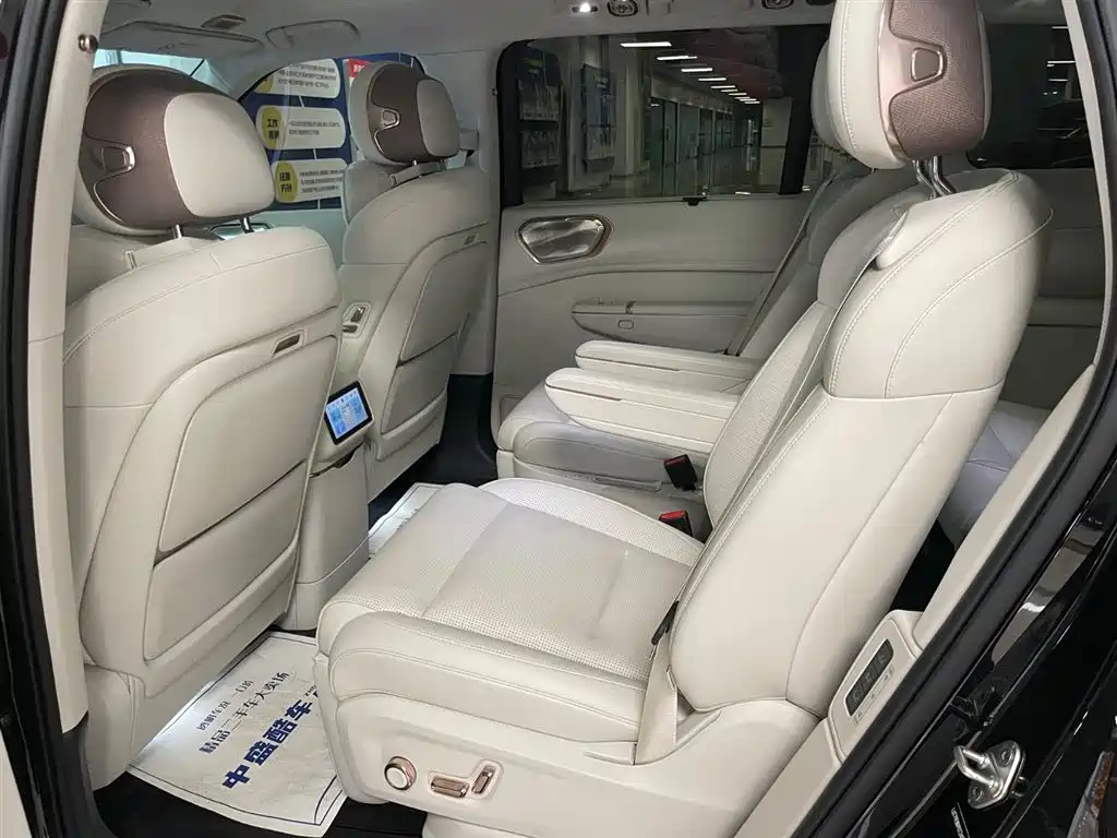 Lynk & Co 900 2025 2.0T Ultra 6-Seater