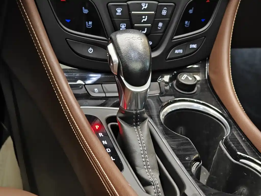 Buick Envision Plus 2021 532T FWD Luxury