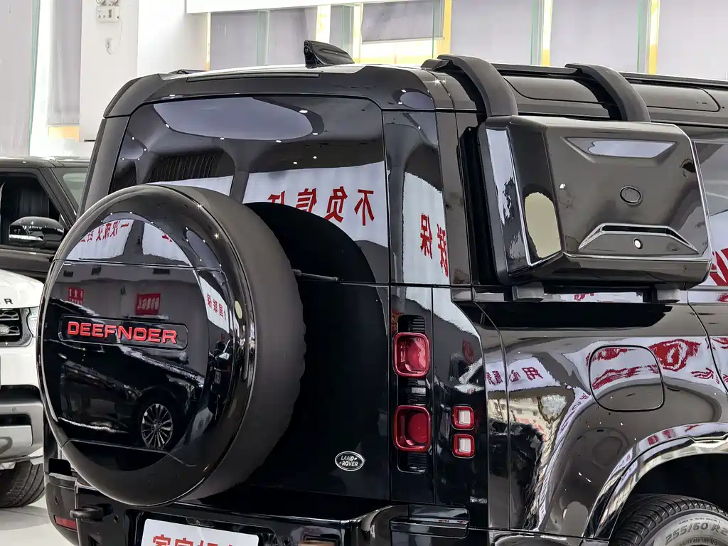 Land Rover Defender 2023 110 3.0T P400 X-DYNAMIC HSE