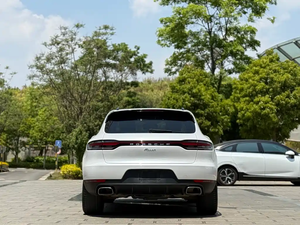 2018 Porsche Macan 2.0T
