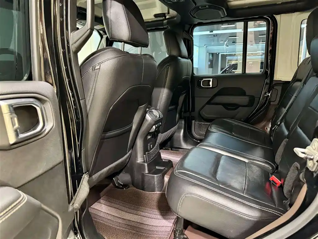 Jeep Wrangler 2021 2.0T Sahara Unlimited