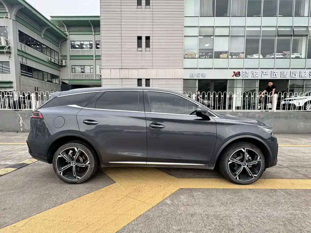 BYD Tang DM-i 112km Premium (2021)