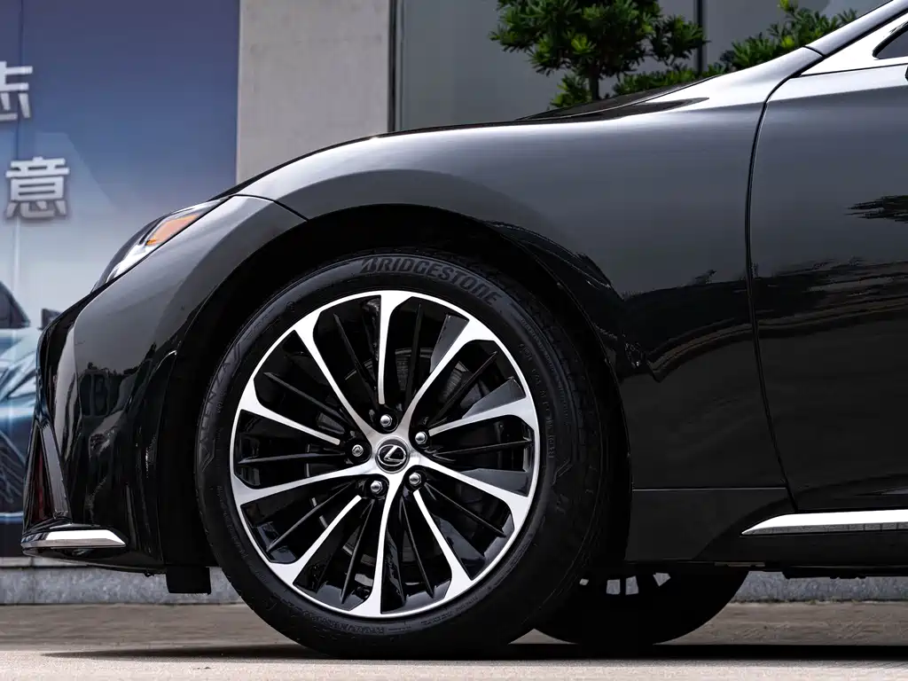 Lexus LS 500h Executive Edition 2021