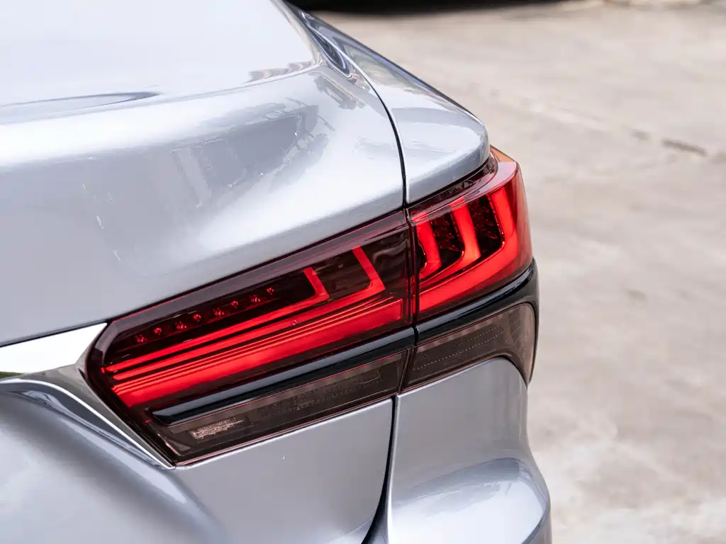 Lexus LS 500h Executive Edition 2021