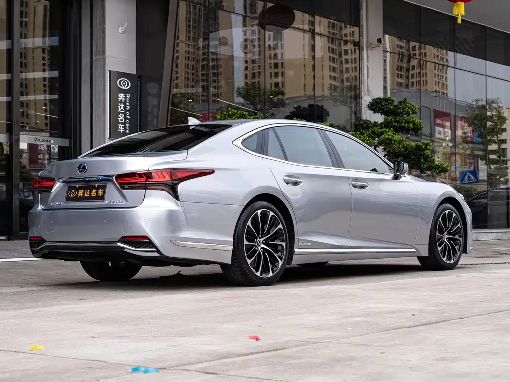 Lexus LS 500h Executive Edition 2021