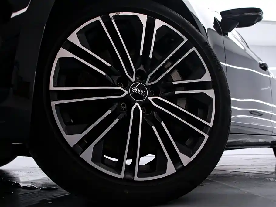 Audi A6L 2023 55 TFSI quattro Exclusive Elegant