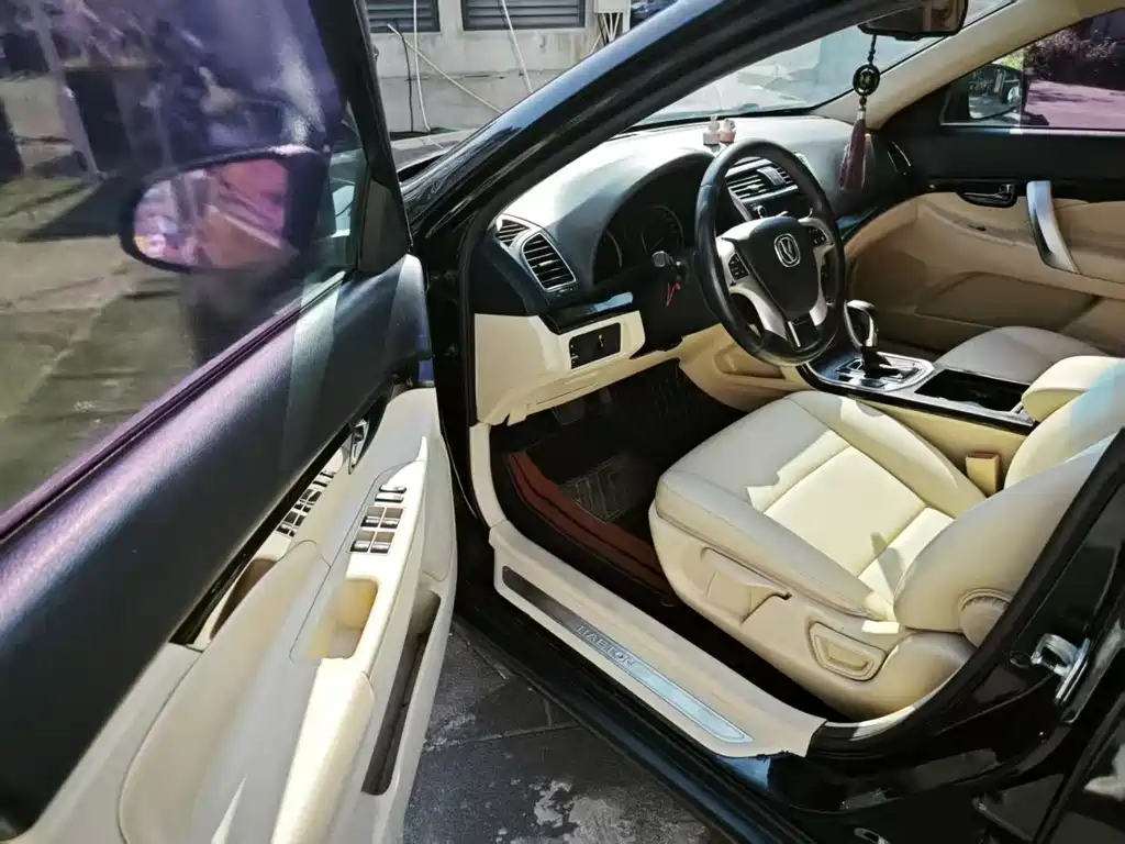 Changan Raeton 2017 1.5T Automatic Zhixiang Edition Zunyue