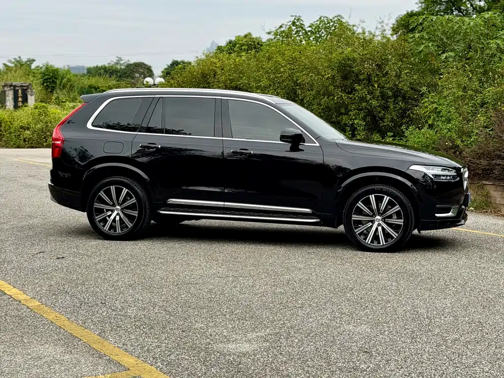 Volvo XC90 2022 B6 Momentum 7-seater