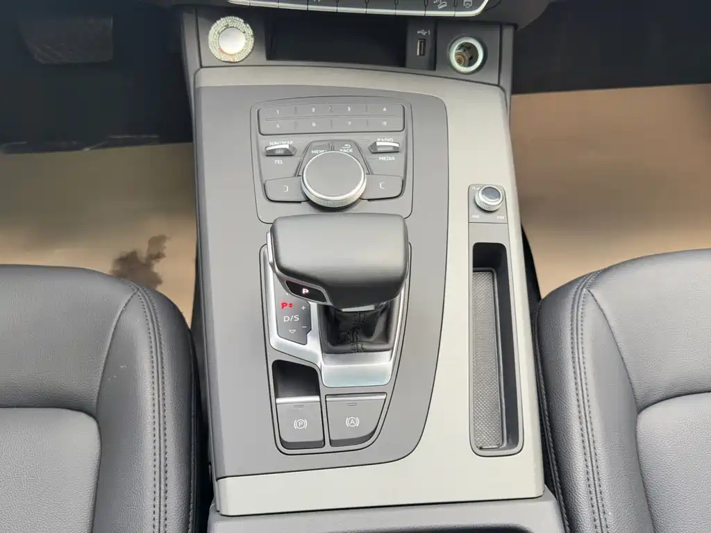 Audi Q5L 2018 40 TFSI