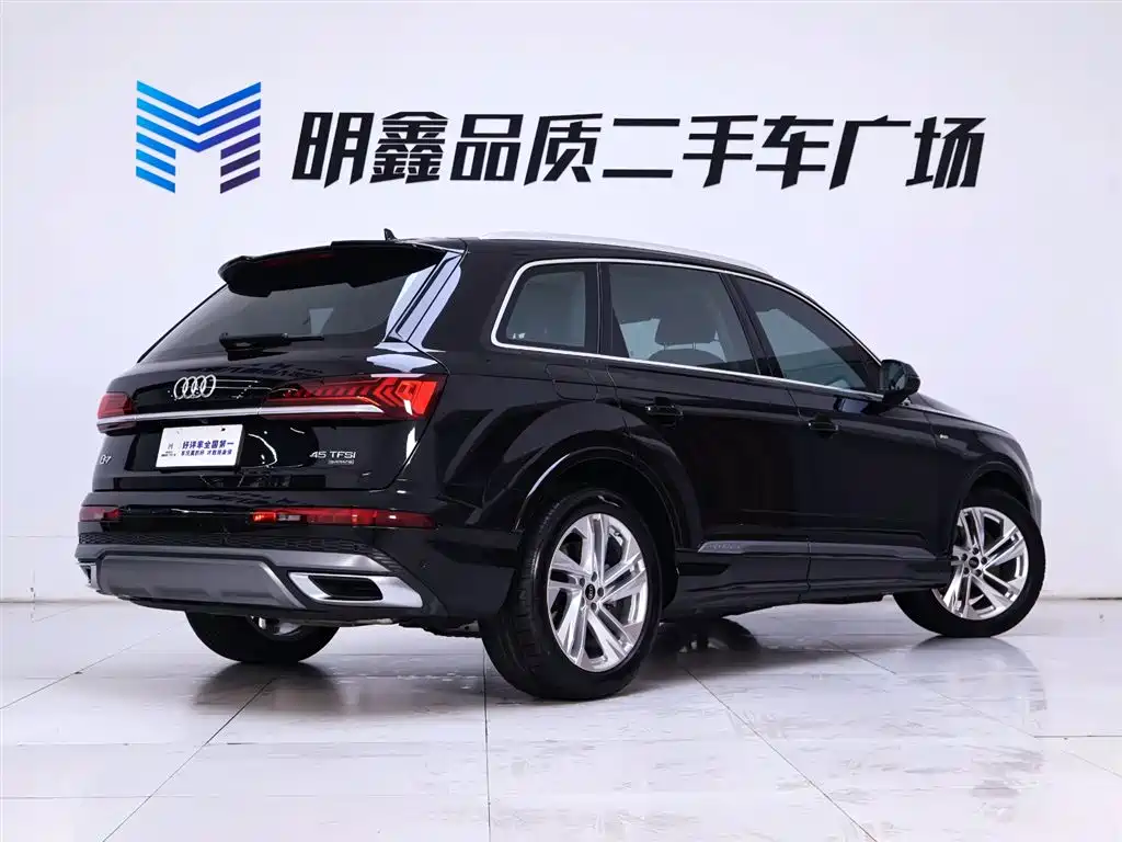 Audi Q7 2023 45 TFSI quattro S line Sport