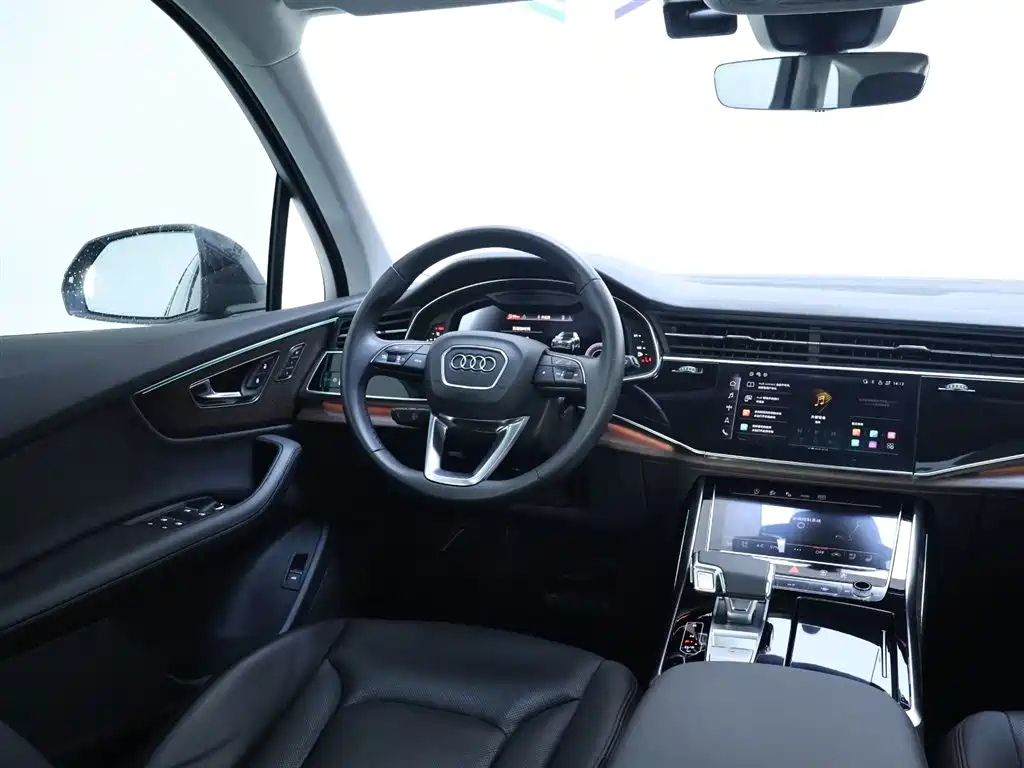 Audi Q7 2023 45 TFSI quattro S line Sport