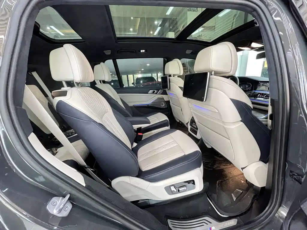BMW X7 2021 xDrive40i Executive M Sport Package