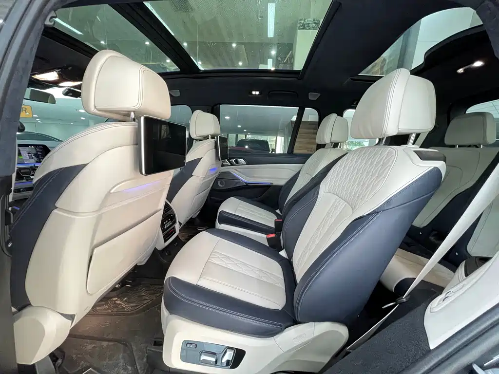 BMW X7 2021 xDrive40i Executive M Sport Package