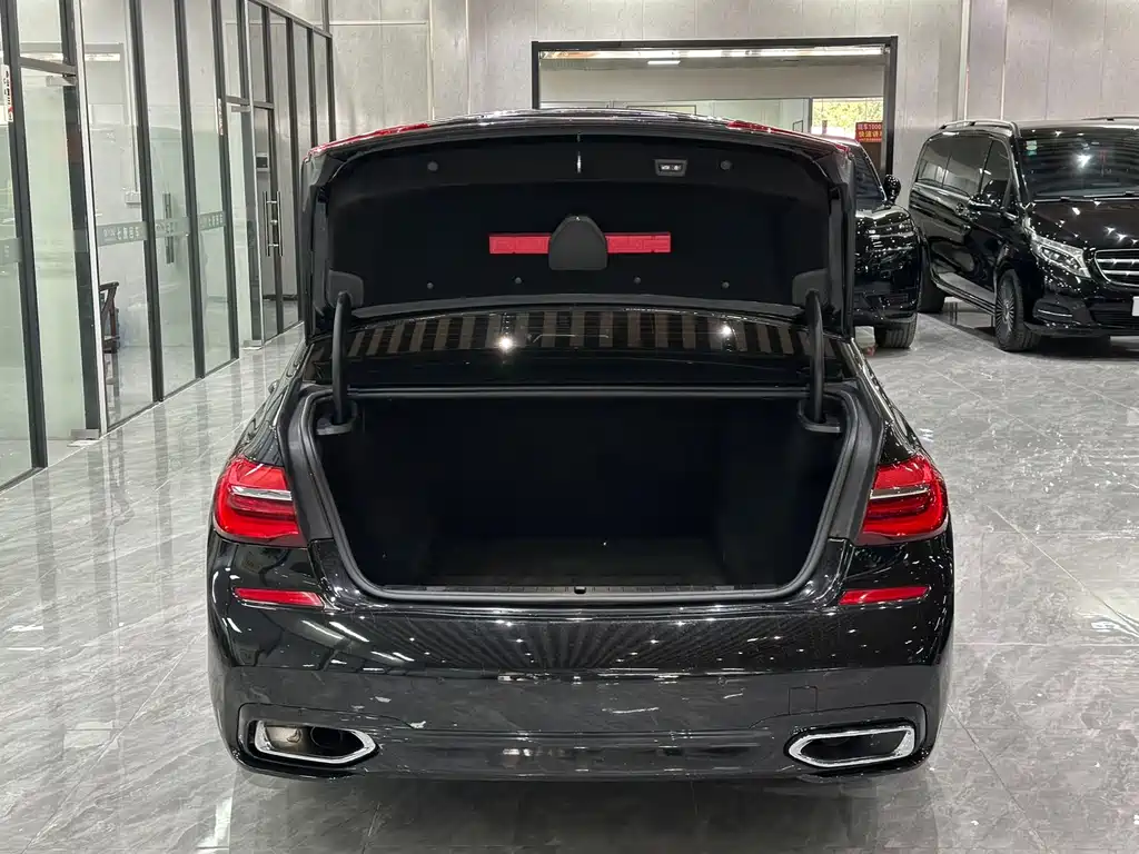 BMW 7 Series 2018 730Li Leading Edition M Sport Package