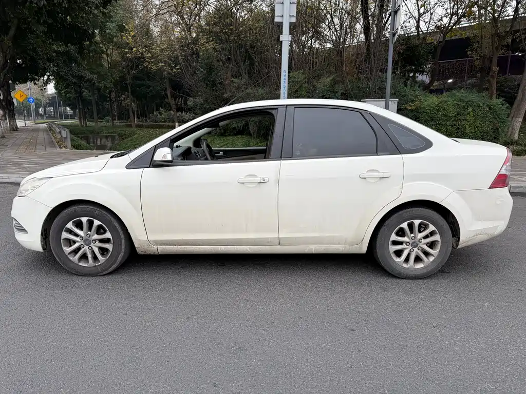Ford Focus 2013 Sedan Classic 1.8L Automatic Million Edition