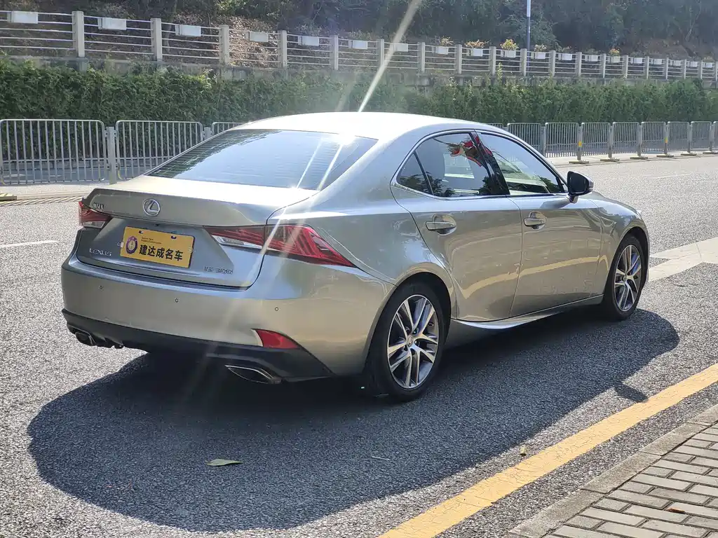 Lexus IS 2017 300 F Sport