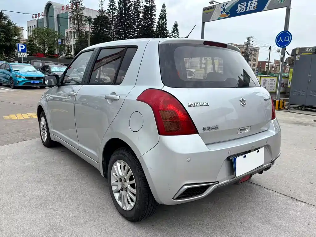 Suzuki Swift 2013 1.3L Manual Value Edition