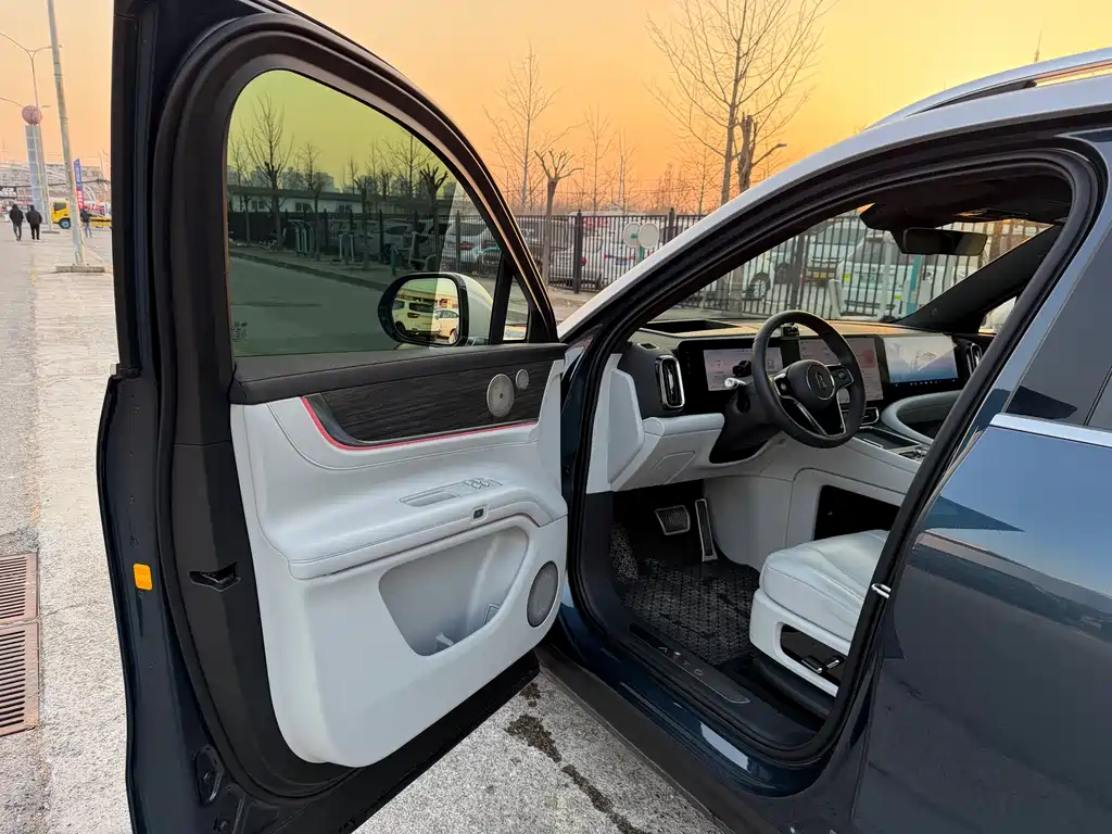 AITO M9 2024 Extended-Range Ultra 52kWh 6-Seater