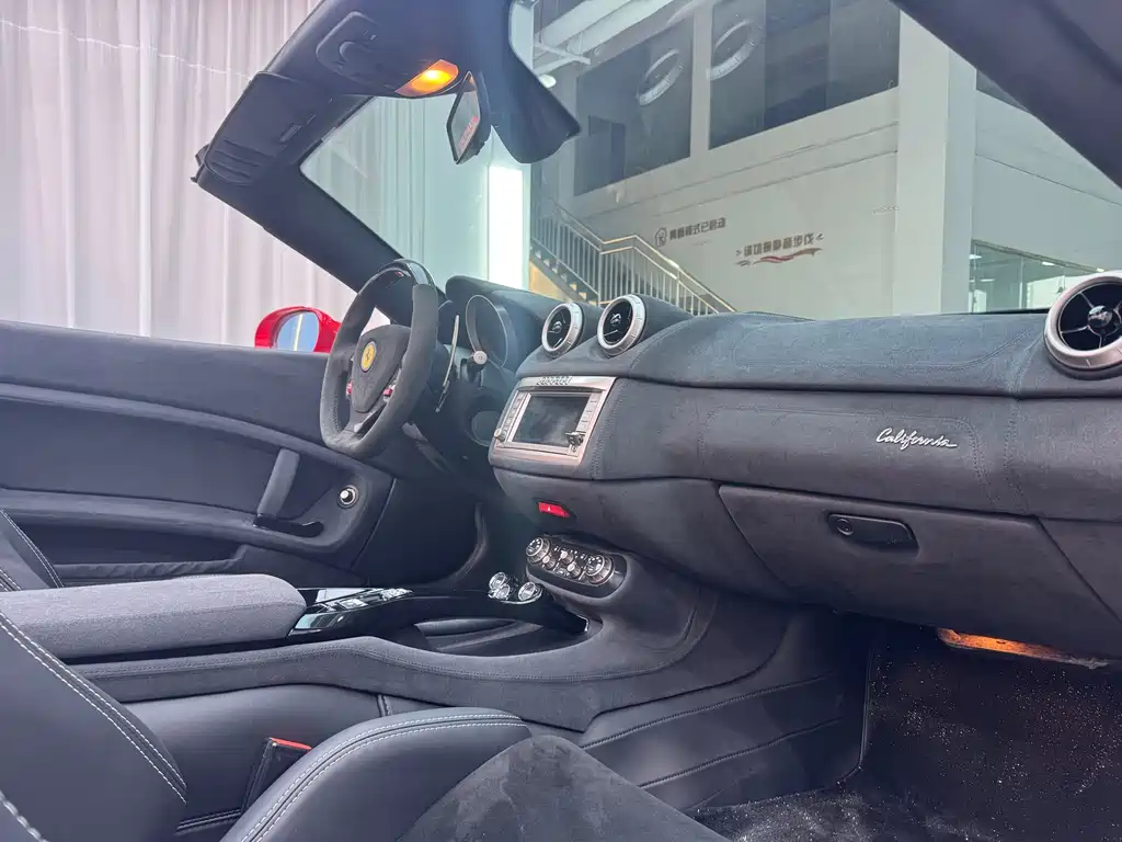 Ferrari California T 2012 4.3L Standard