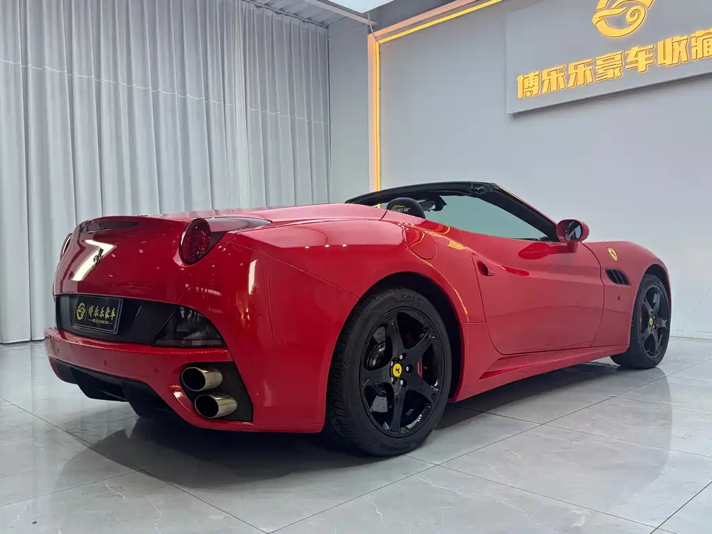 Ferrari California T 2012 4.3L Standard