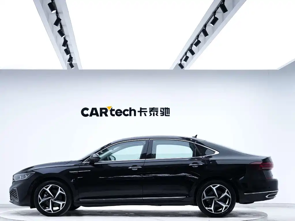 Volkswagen Passat 2023 Facelift 330TSI Starry Sky Luxury Edition