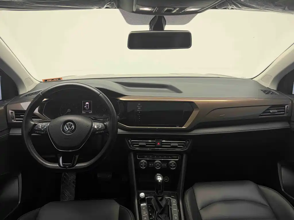 Tharu 2019 330TSI AWD Luxury Edition China VI