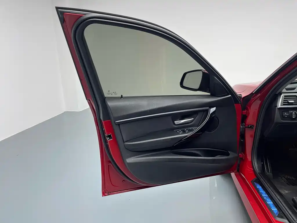 BMW 3 Series 2018 320Li Leading Edition M Sport Package