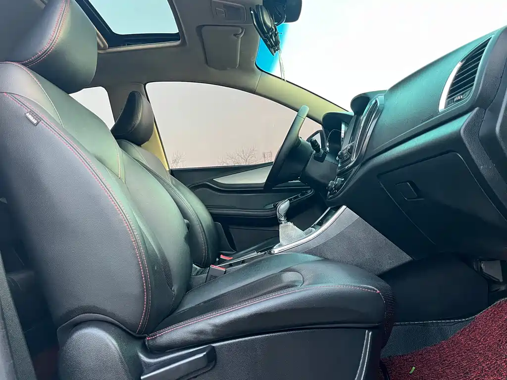Baojun 560 2015 1.8L Manual Luxury Edition