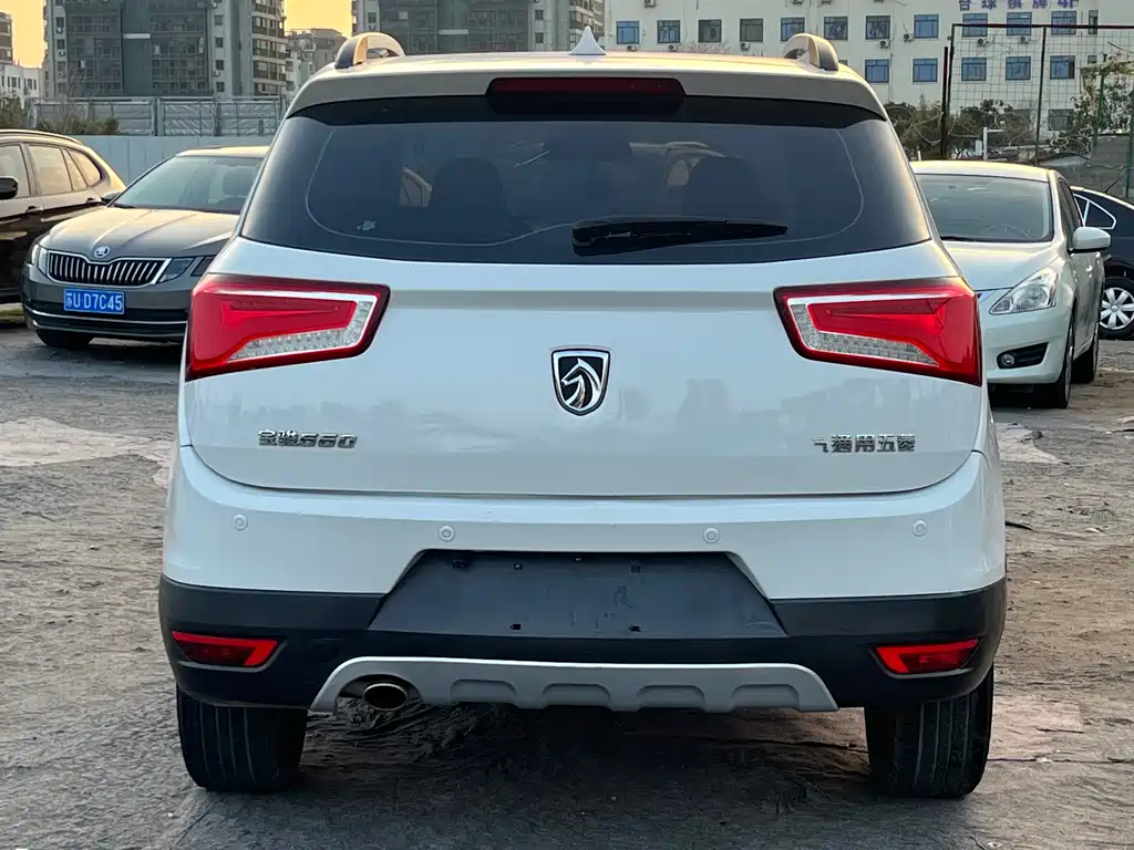 Baojun 560 2015 1.8L Manual Luxury Edition