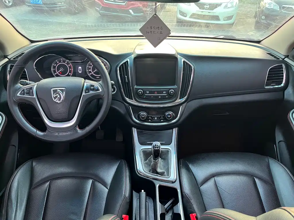 Baojun 560 2015 1.8L Manual Luxury Edition