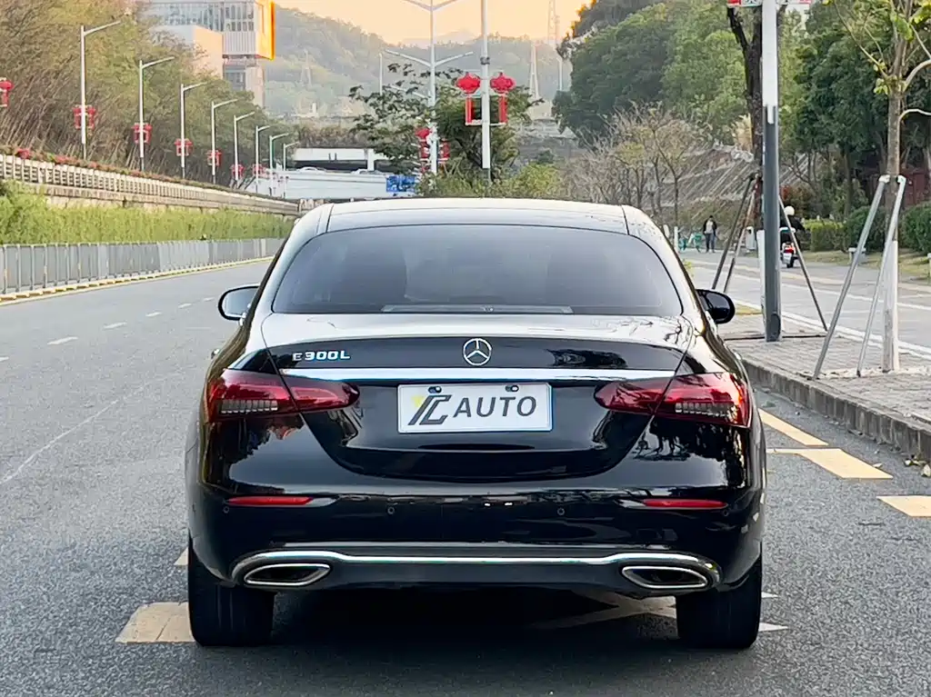 Mercedes-Benz E-Class 2022 E 300 L Luxury