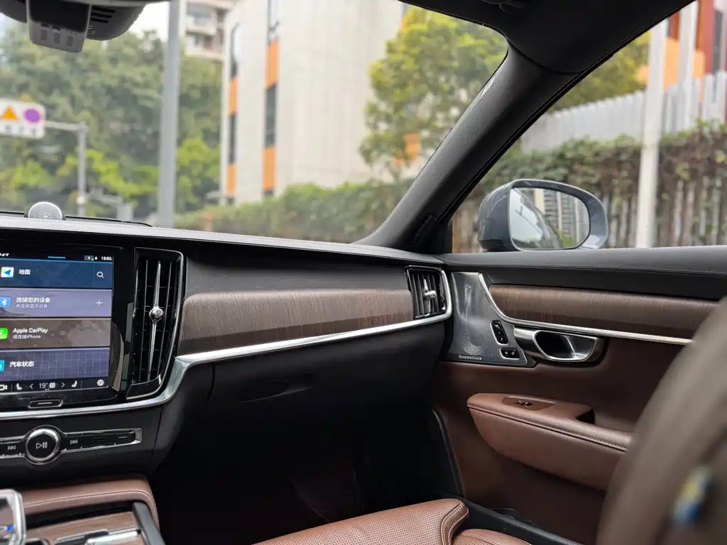 Volvo V90 2023 Cross Country B5 AWD Inscription Pro