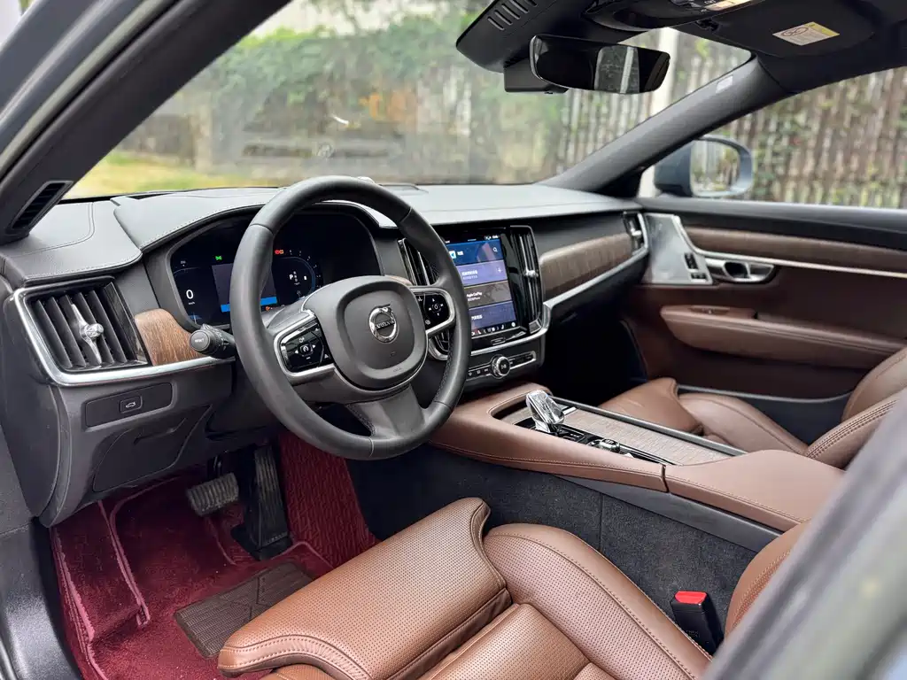 Volvo V90 2023 Cross Country B5 AWD Inscription Pro