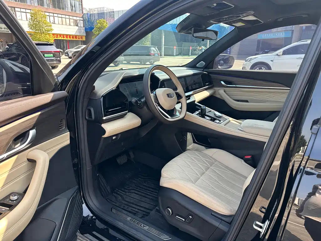 Geely Monjaro 2025 Dongfang Yao 2.0TD Automatic Jinzhao Edition