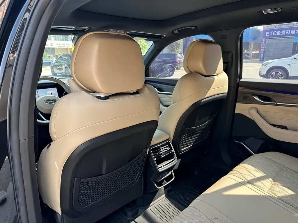 Geely Monjaro 2025 Dongfang Yao 2.0TD Automatic Jinzhao Edition