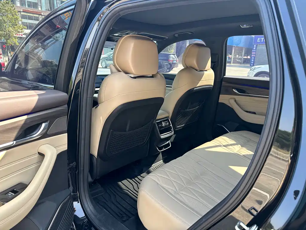Geely Monjaro 2025 Dongfang Yao 2.0TD Automatic Jinzhao Edition