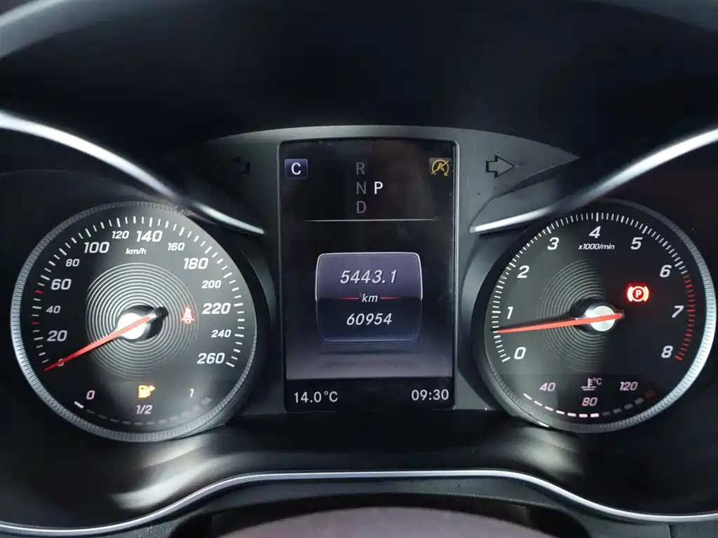 Mercedes-Benz GLC 260 4MATIC Dynamic (2016)
