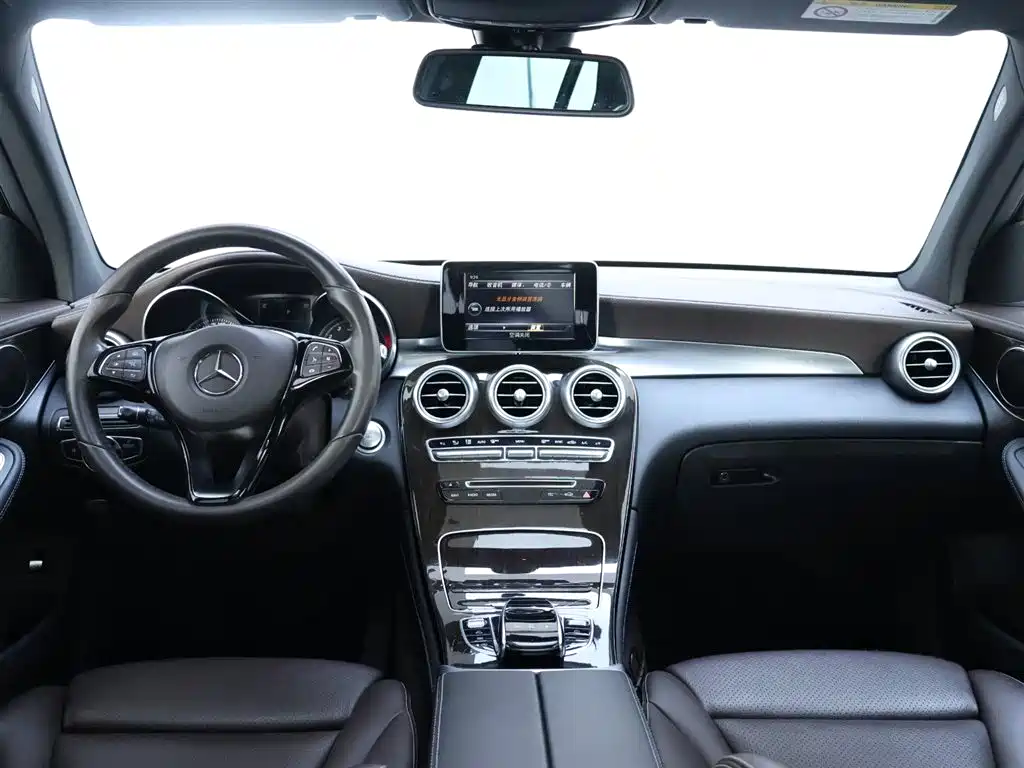Mercedes-Benz GLC 260 4MATIC Dynamic (2016)