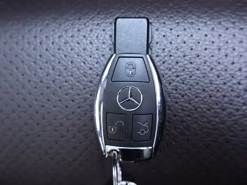 Mercedes-Benz GLC 260 4MATIC Dynamic (2016)