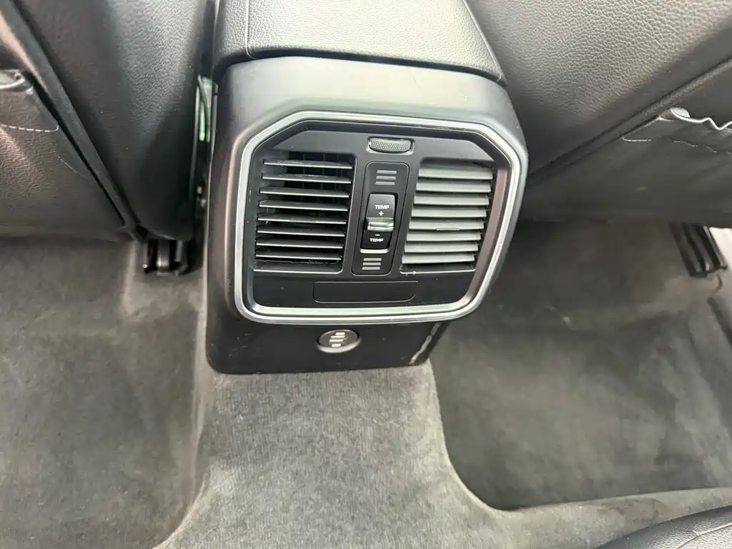 2018 Porsche Macan 2.0T