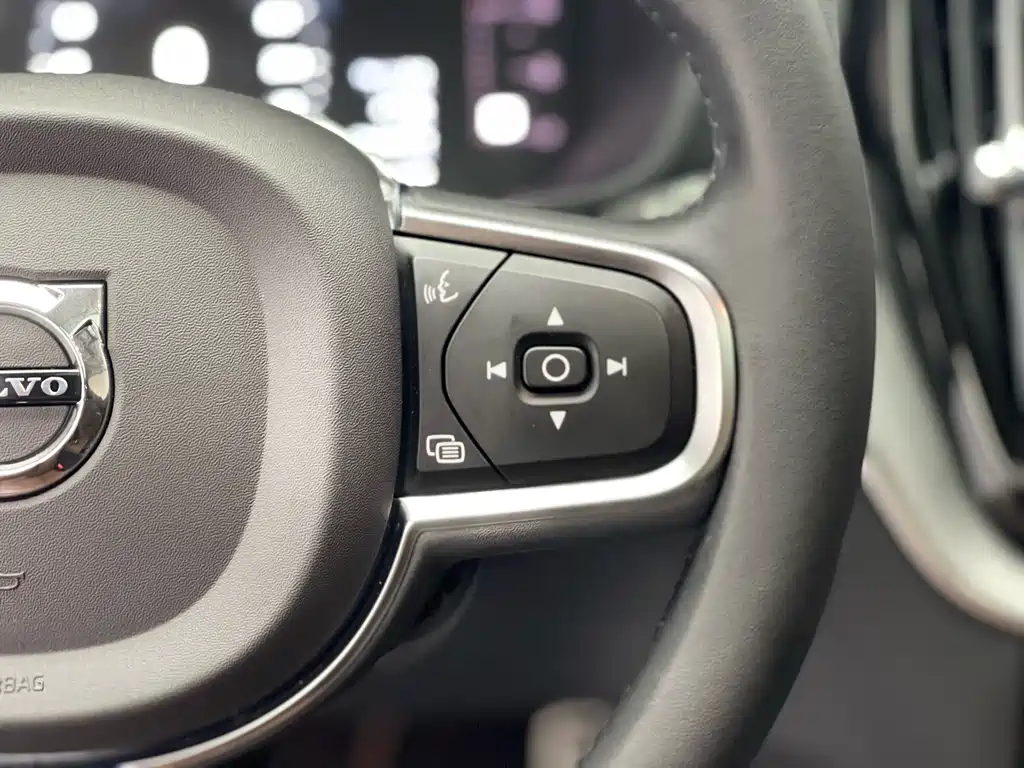 Volvo XC60 2020 T5 AWD Momentum Luxury Edition