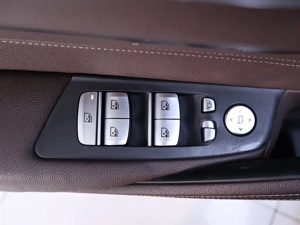 BMW 5 Series 2020 525Li M Sport Package