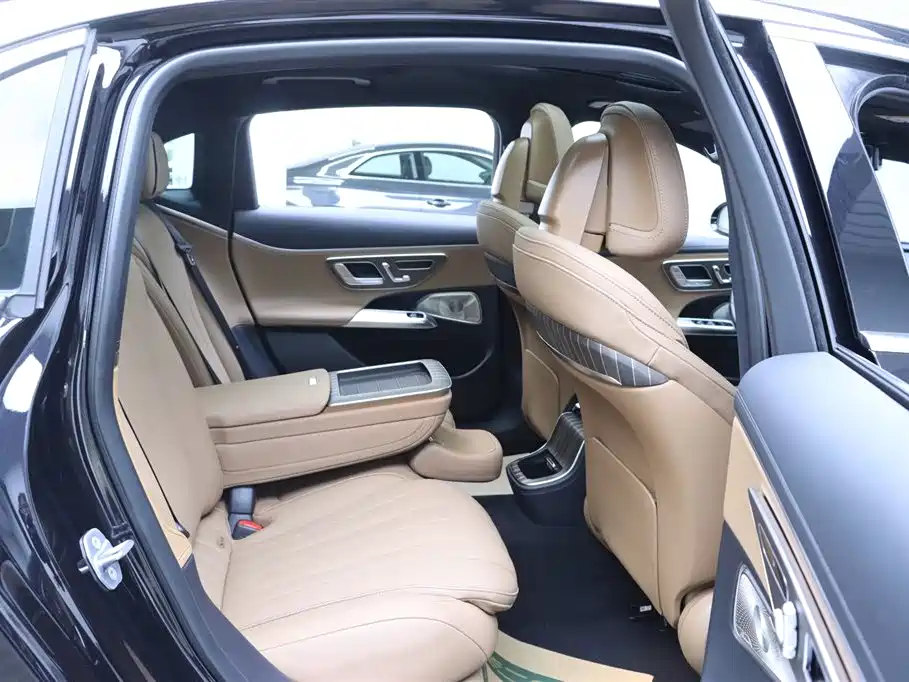Mercedes-Benz E-Class 2024 E 300 L Luxury
