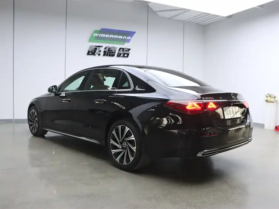 Mercedes-Benz E-Class 2024 E 300 L Luxury