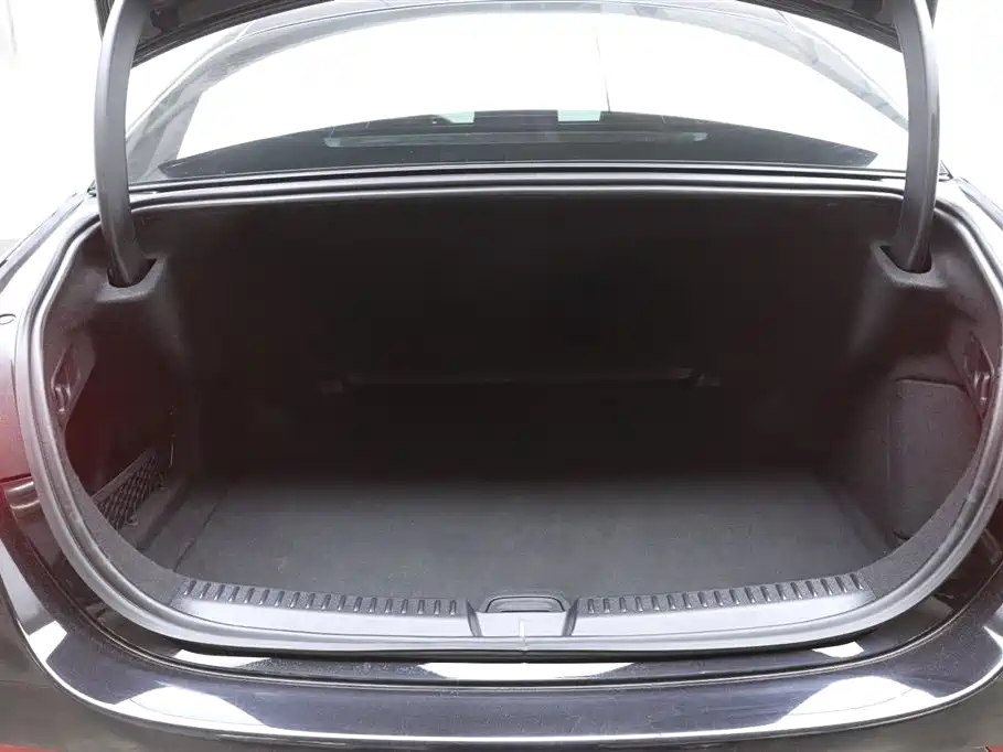 Mercedes-Benz E-Class 2024 E 300 L Luxury