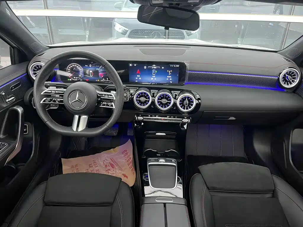 Mercedes-Benz A-Class 2025 A 200 L Fashion Edition