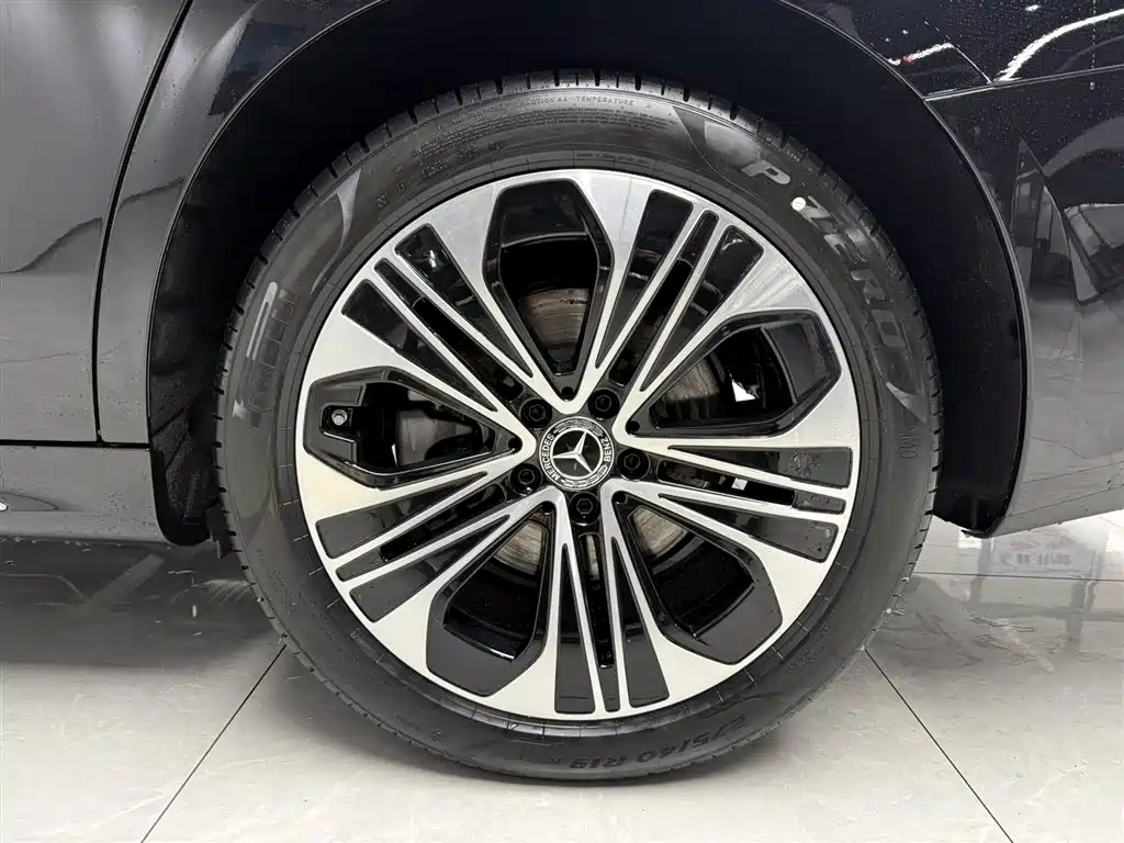 Mercedes-Benz E-Class 2026 E 300 L Luxury