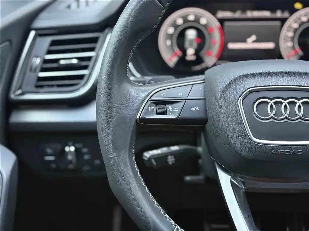 Audi Q5L 2024 40 TFSI Sport