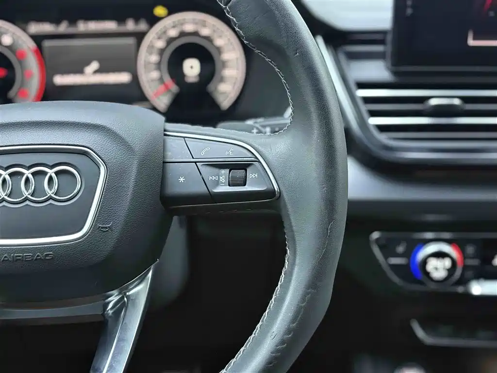 Audi Q5L 2024 40 TFSI Sport